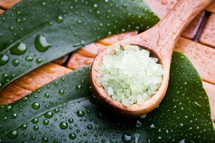 Cách trị sưng môi