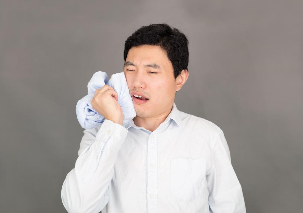 Cách điều trị há miệng hạn chế với trường hợp nặng sau khi nhổ răng khôn