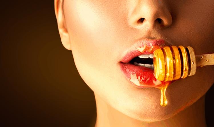 chữa nhiệt miệng bằng mật ong