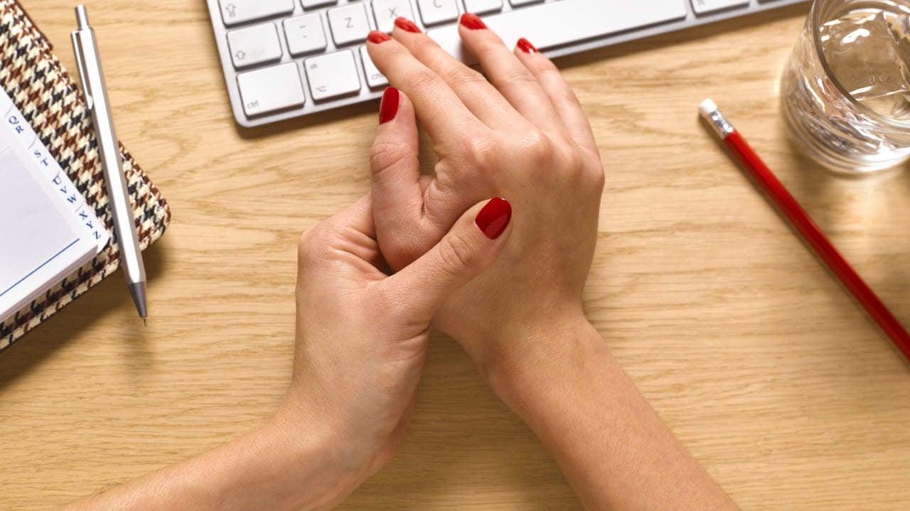 Nha chu có thể gây viêm khớp dạng thấp