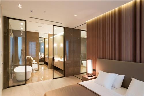 Phong tam nam trong phong ngu