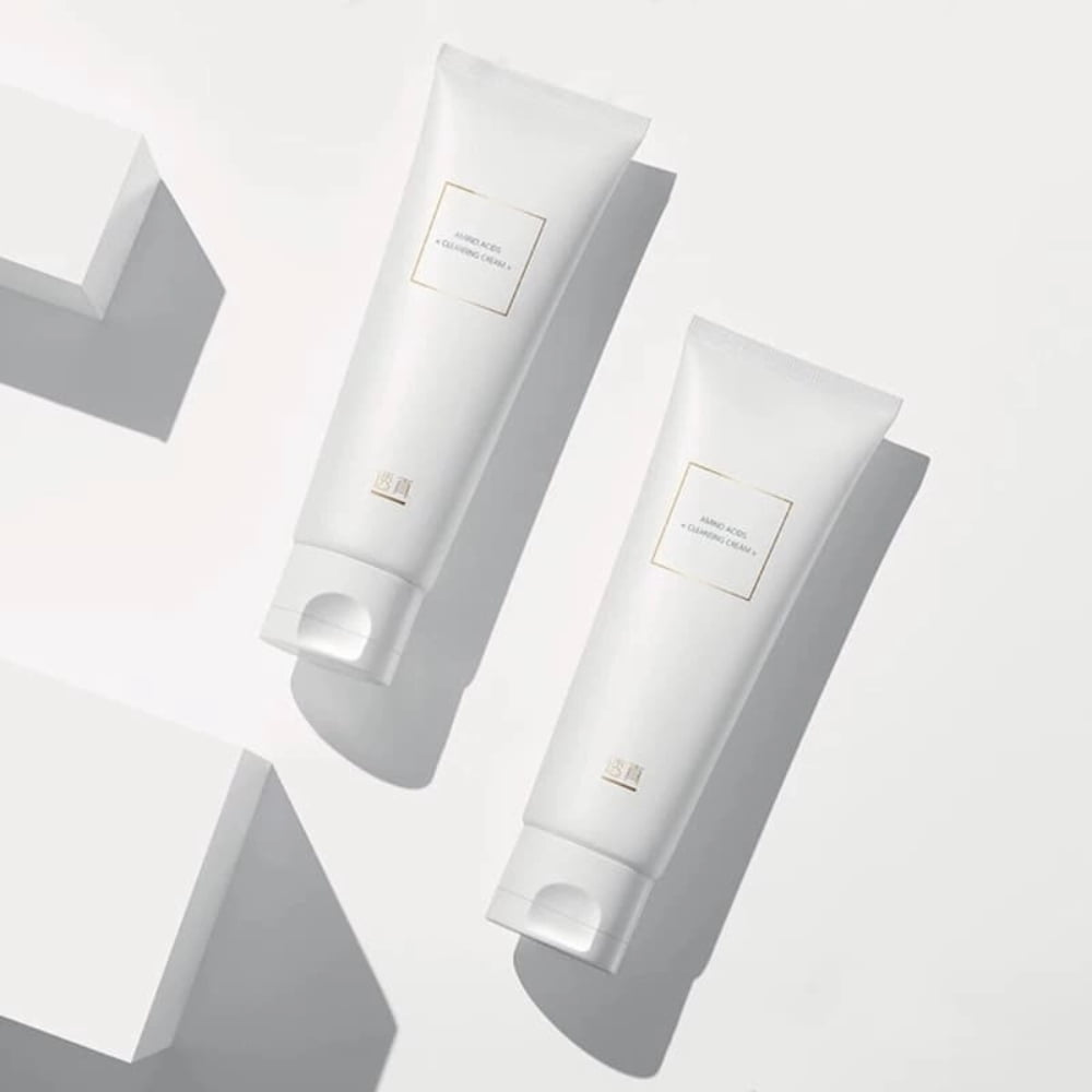 Sữa rửa mặt dịu nhẹ chứa các Amino acid - một sản phẩm không thể thiếu trong bộ skincare cho da dầu mụn