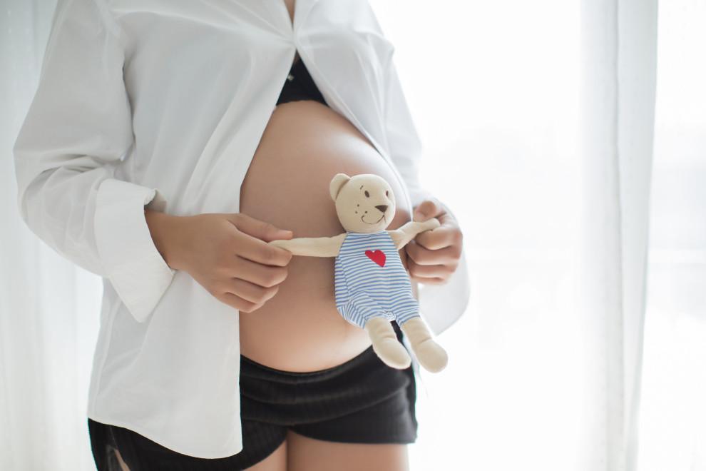 Mẹ bầu nên dùng kem dưỡng mờ thâm nám nào?