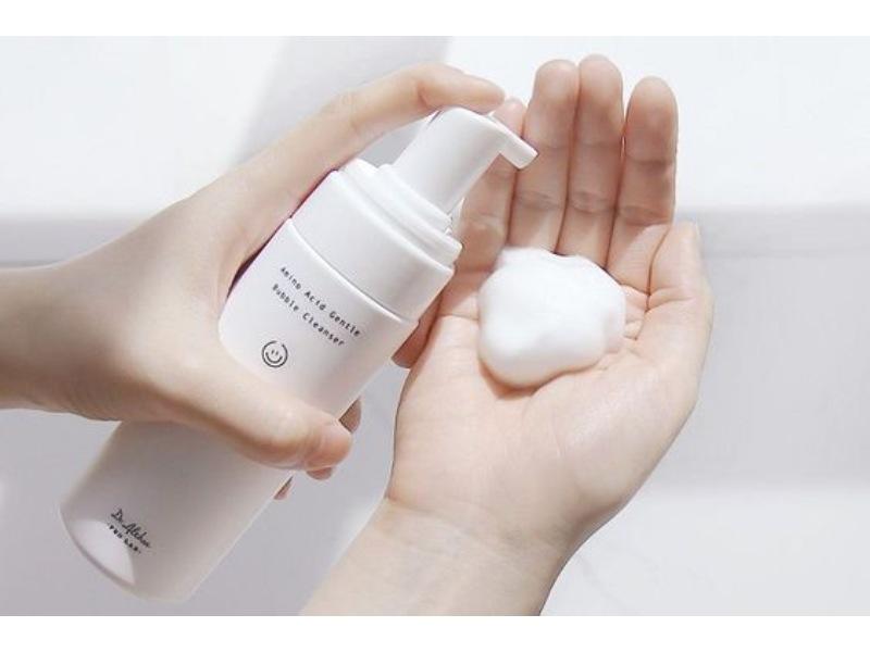 Dùng sữa rửa mặt dành riêng cho làn da là điều không thể bỏ qua