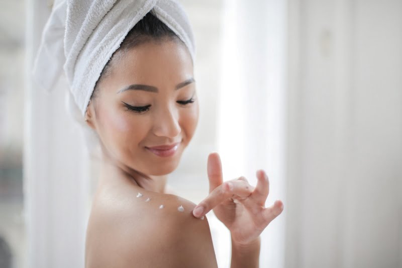 Làn da khỏe mạnh khi dùng xịt chống nắng body