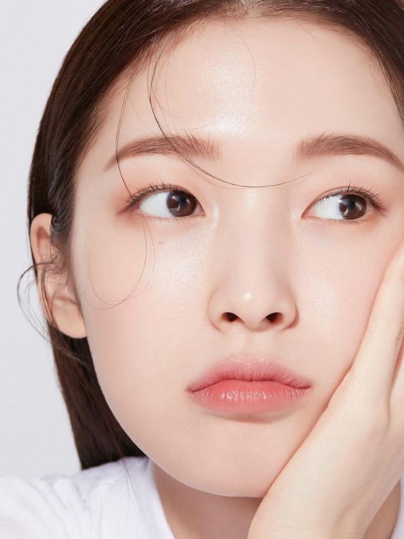 Lớp kem lót còn giúp da bạn căng bóng và ẩm mịn