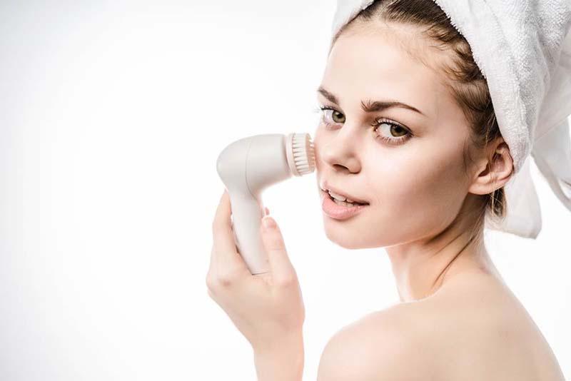 Cùng đi tìm câu trả lời cho thắc mắc ”máy rửa mặt dùng có tốt không”