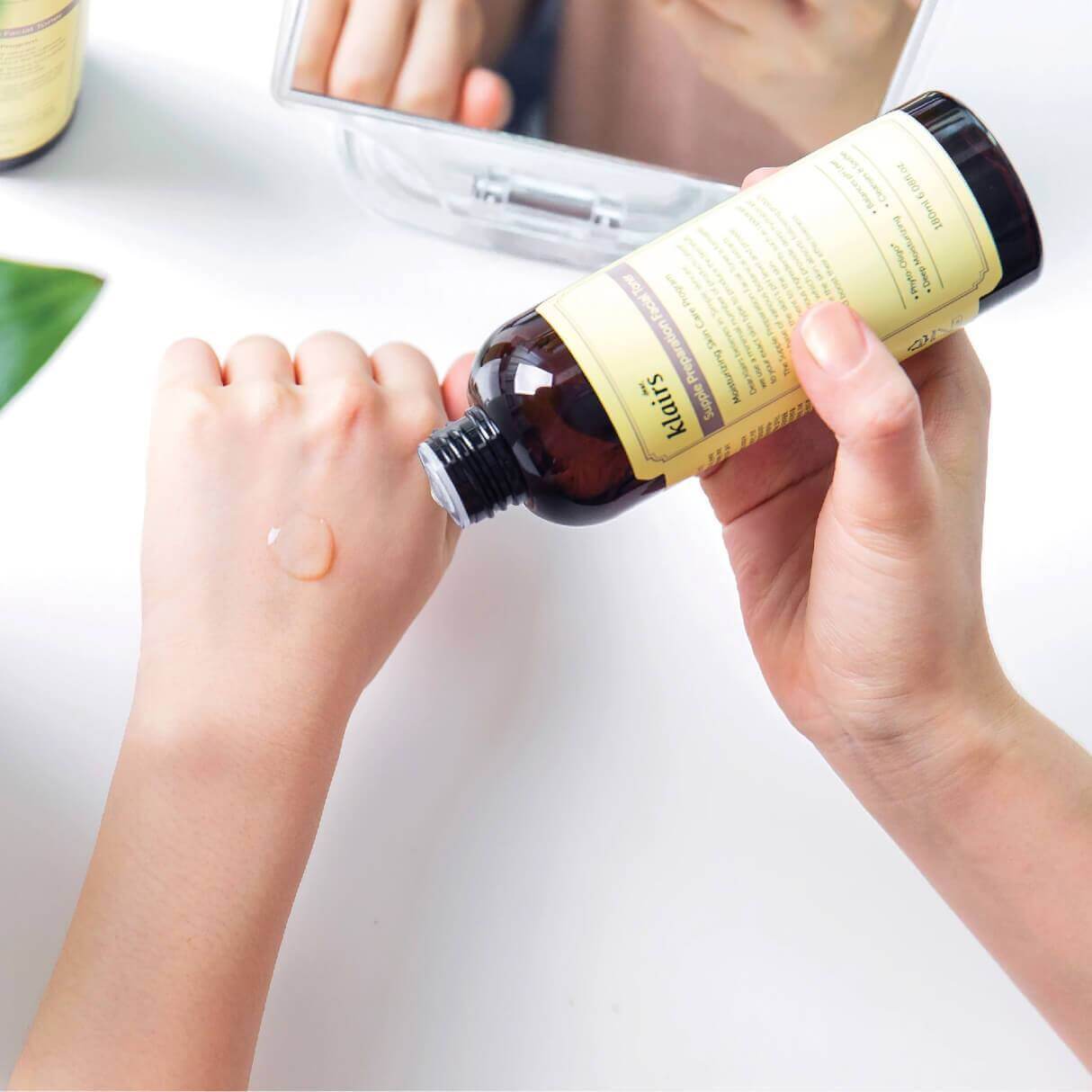 Tinh chất nha dam có trong nước hoa hồng cho da khô Klairs Supple Preparation Facial Toner sẽ tăng cường khả năng cung cấp độ ẩm và bù nước