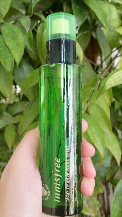 xịt khoáng cho bà bầu dưỡng ẩm Innisfree lô hội