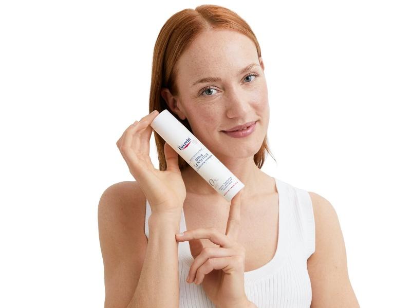 Sữa rửa mặt Eucerin UltraSENSITIVE Cleansing Lotion