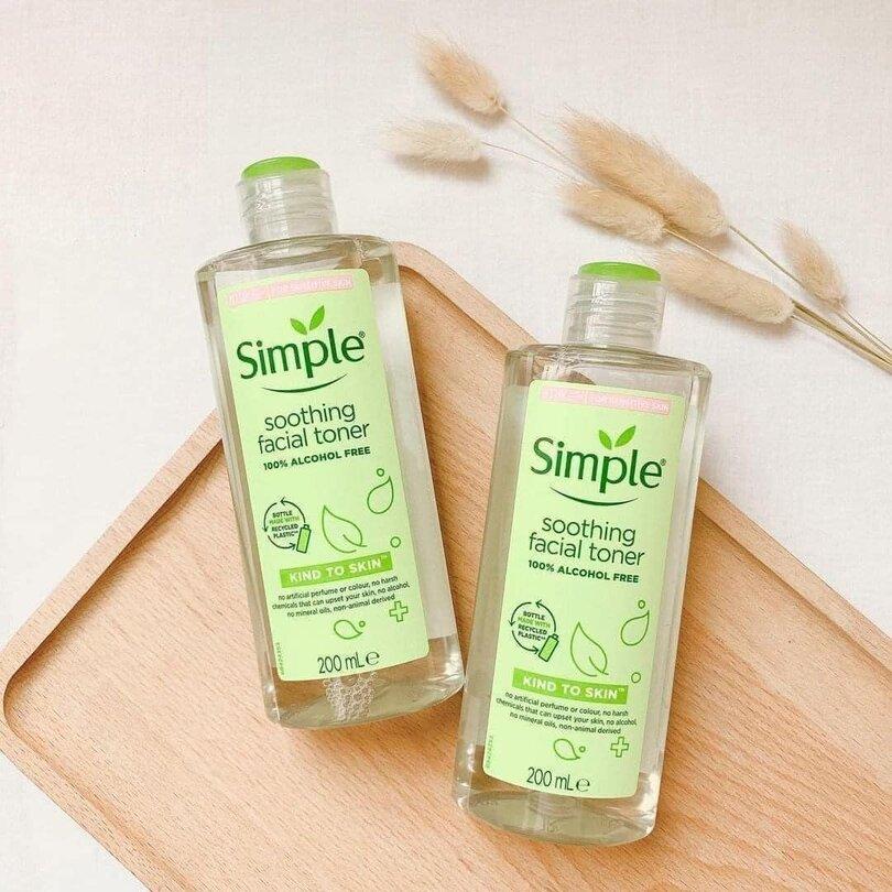 Nước hoa hồng Simple Soothing Facial Toner